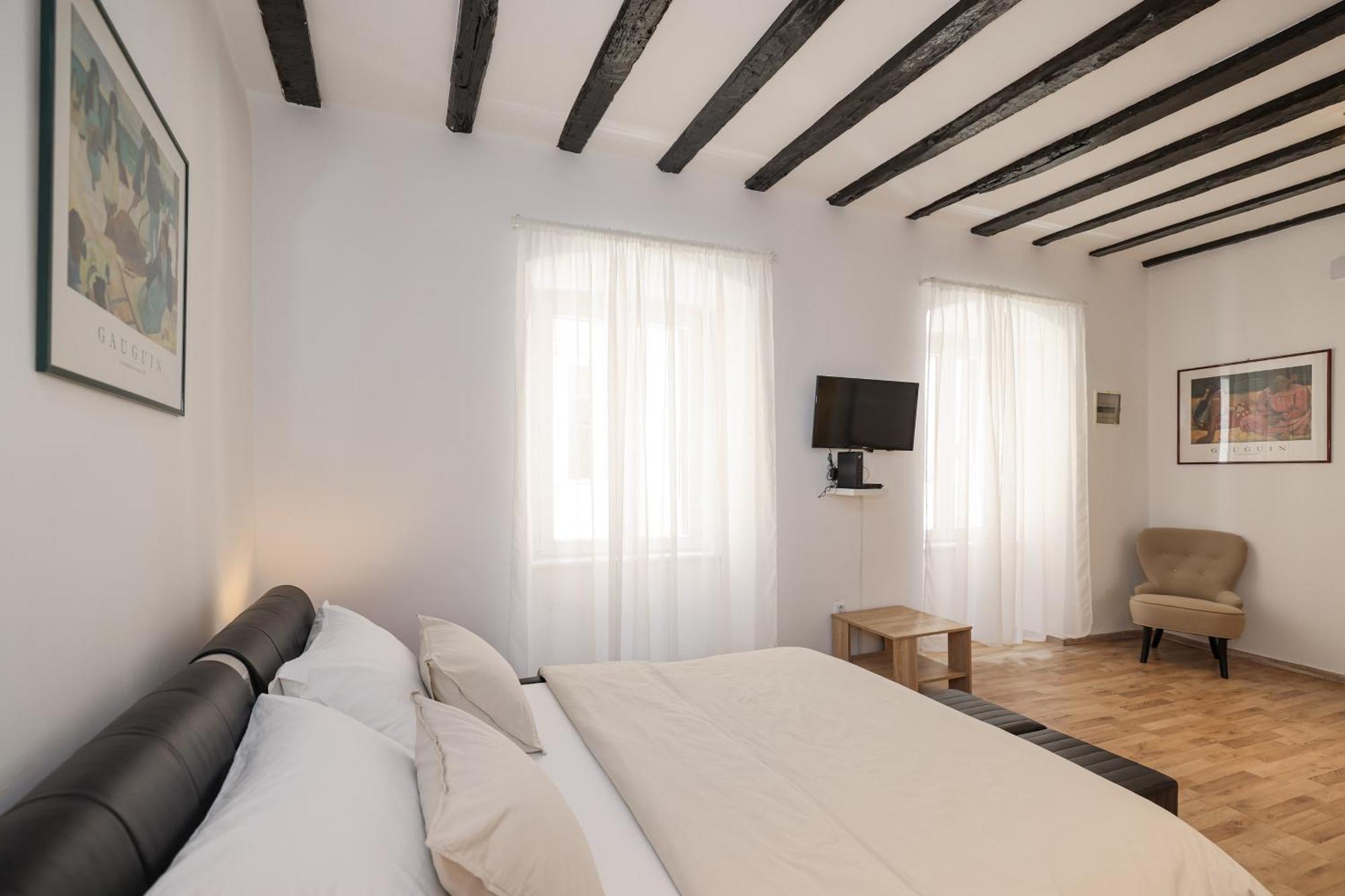Apartma Kalelarga