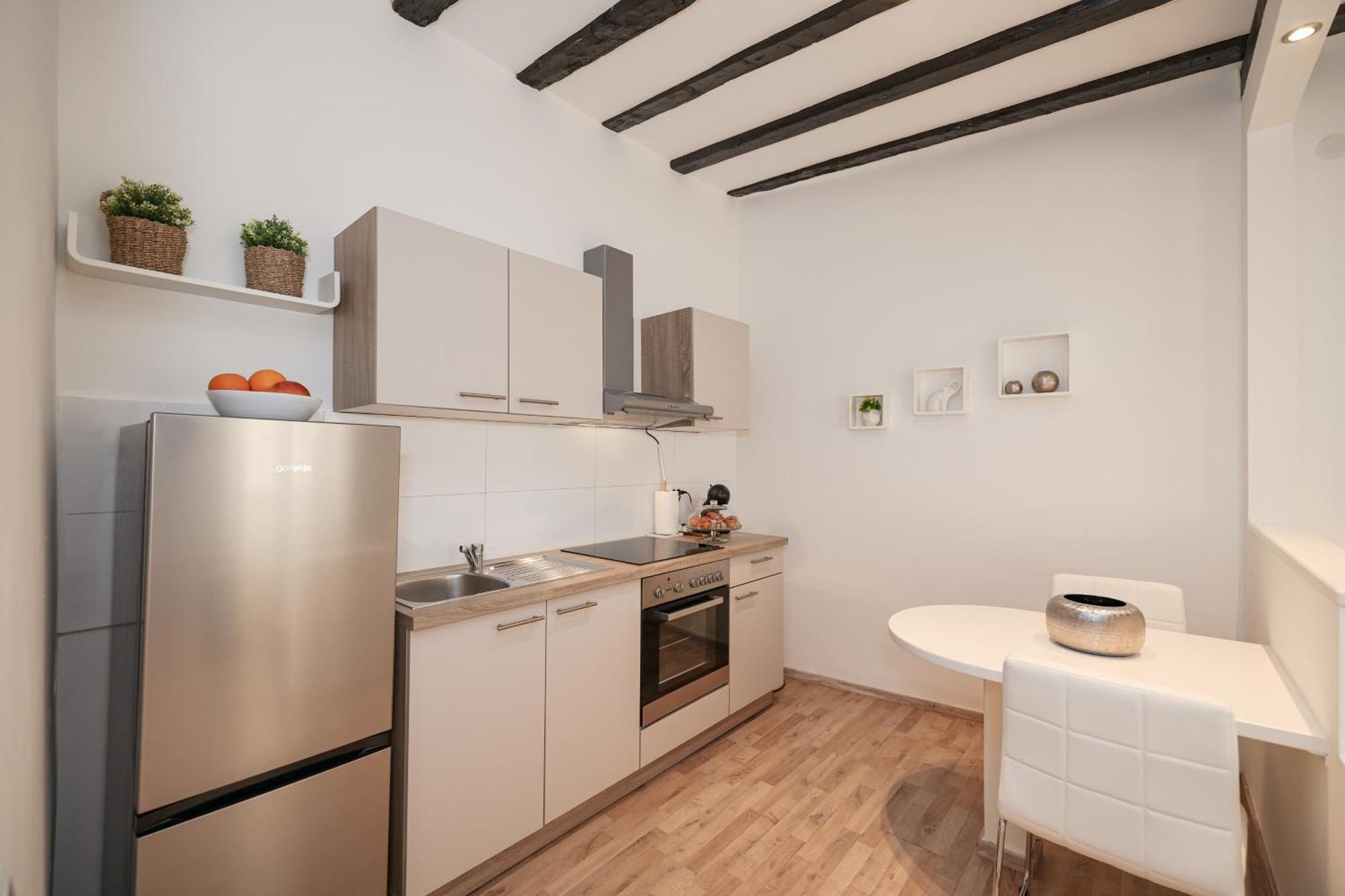 Apartament Kalelarga
