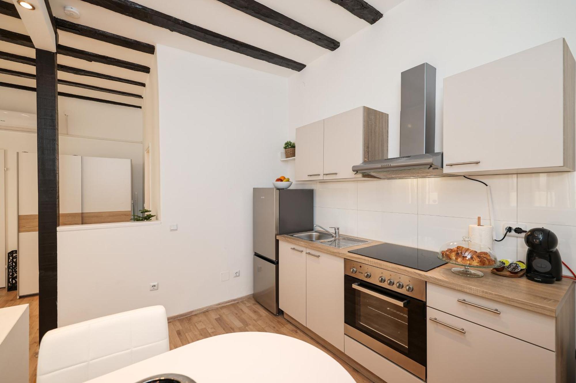Kalelarga Apartament *